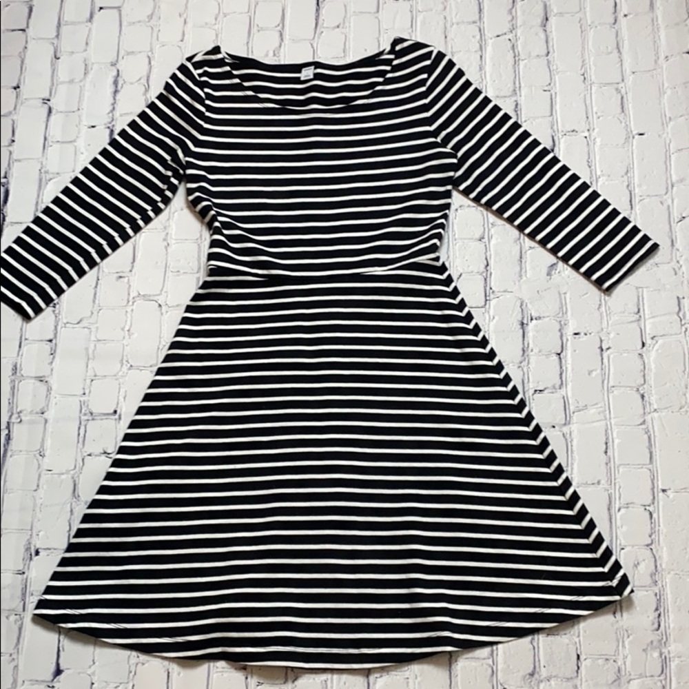 Old Navy Black and White Striped Dress